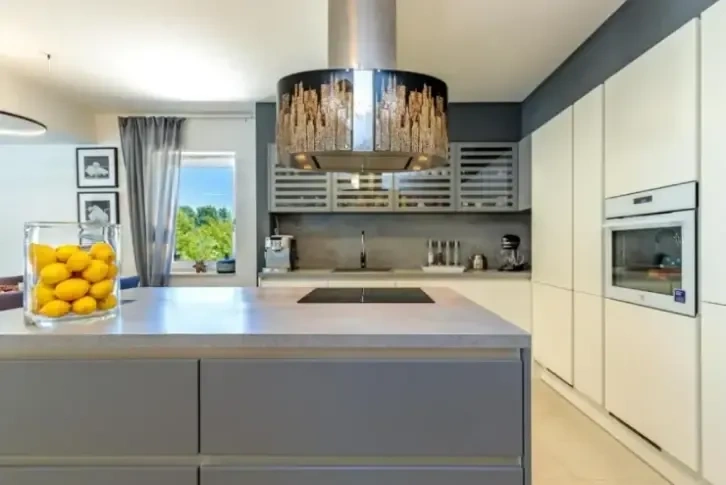 Villa with sea view in Kanfanar, Istria