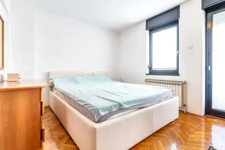 Villa na área em desenvolvimento de Treshnevka, Zagreb