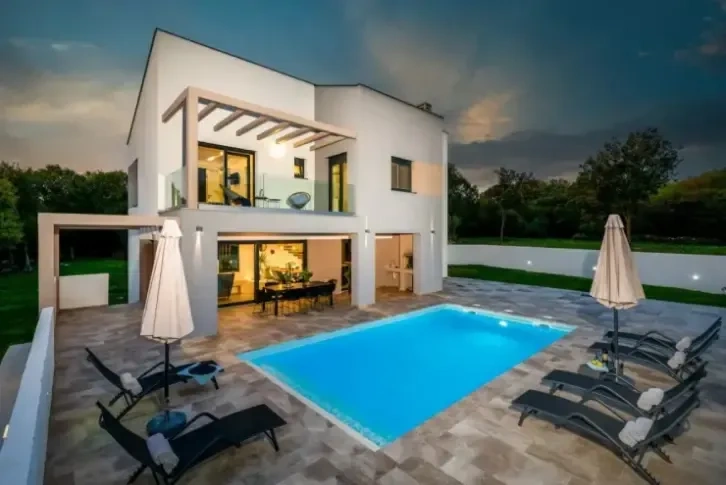 Villa mit Pool und Meerblick, Istrien