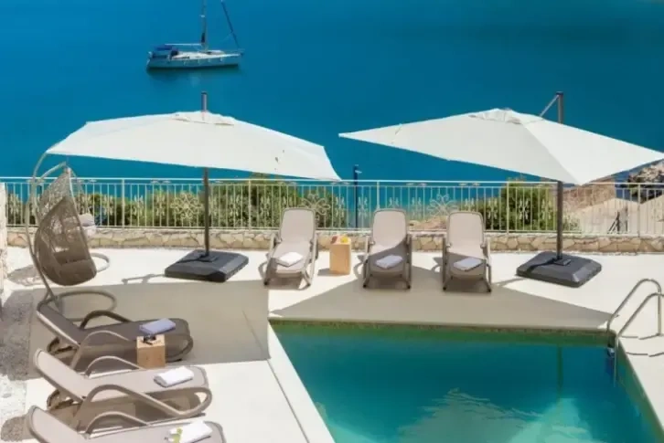 ویلا نزدیک دریا در مارینا، کرواسی