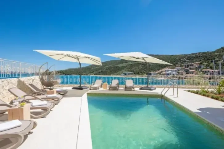 ویلا نزدیک دریا در مارینا، کرواسی