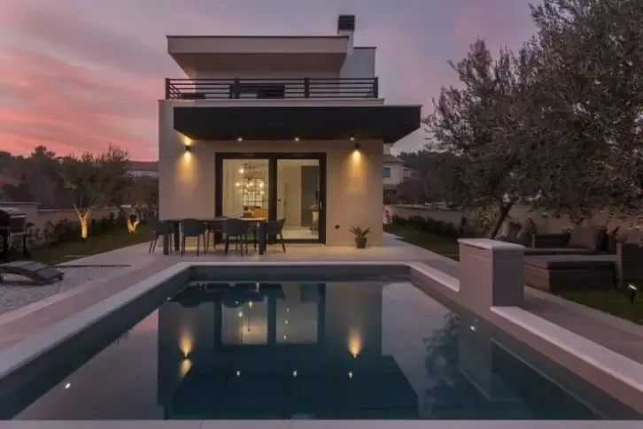 Deniz kenarındaki villa, Premantura