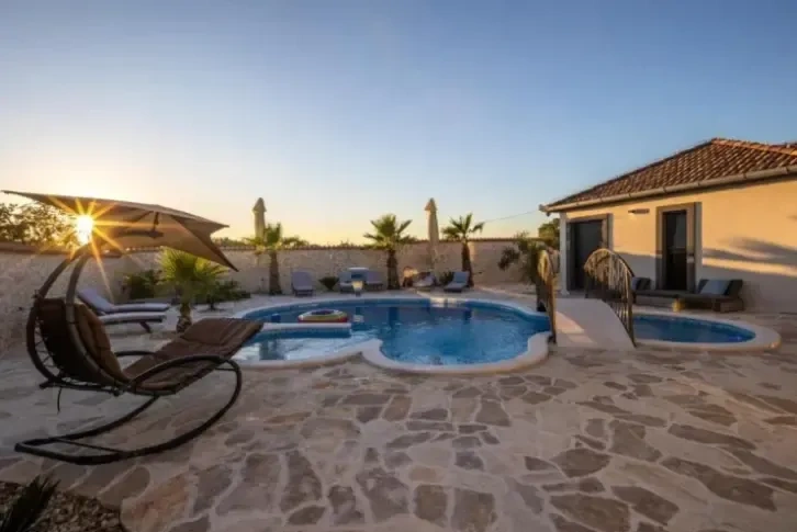 Kaufen Sie eine Luxusvilla in Kroatien ✅ Villa am Meer für 2,100k €