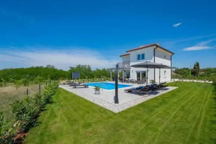 Villa with private garden in Porec, Istria