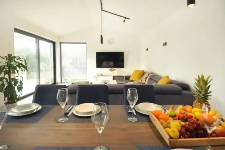 Villa mit Blick auf die Natur in Shishan, Istrien