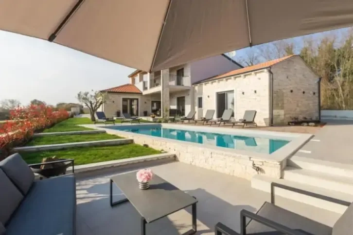 ویلا در منطقه آرام سویتی، ایستریا