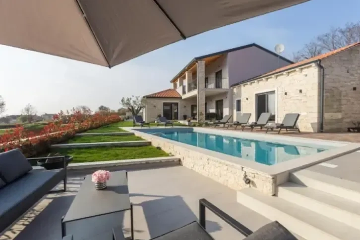 ویلا در منطقه آرام سویتی، ایستریا