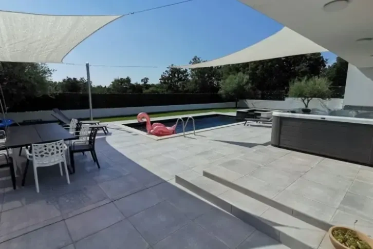 Villa com piscina em uma área tranquila em Porec, Istria