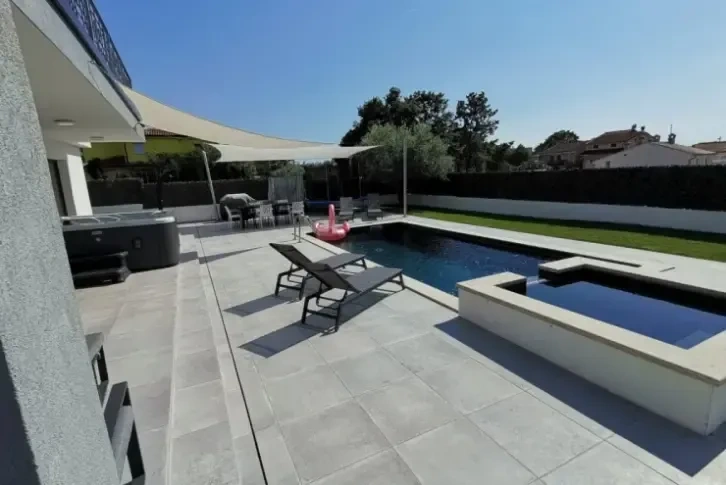 Villa com piscina em uma área tranquila em Porec, Istria