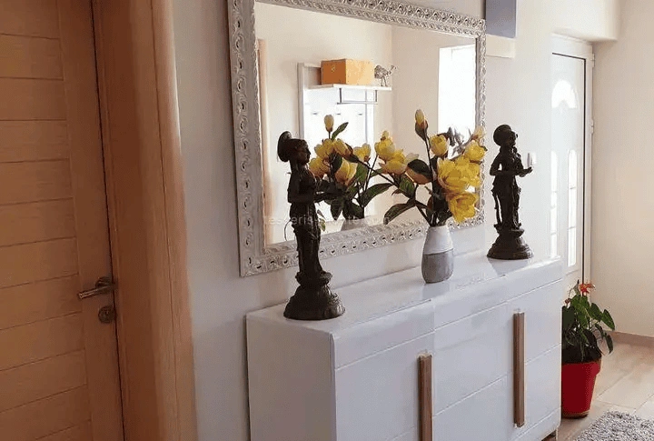 فيلا spacious بمساحة 230 م2 قريبة من البحر في هيرسيغ نovi