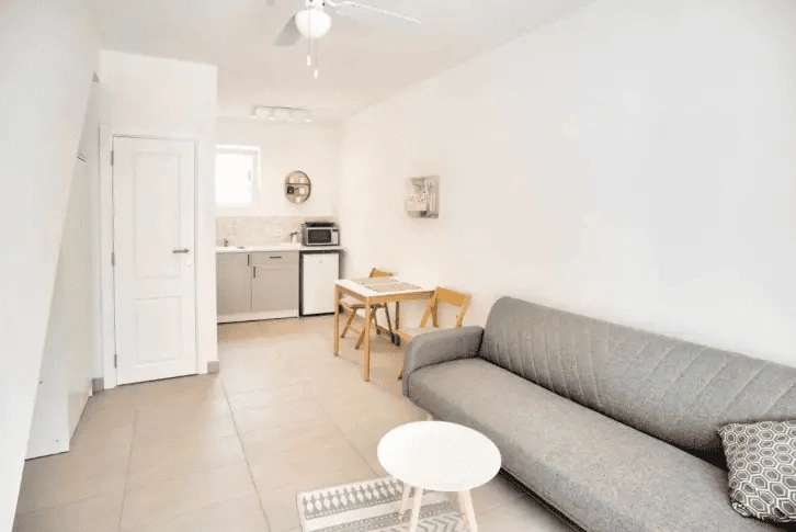 فيلا مكونة من ثلاثة طوابق بمساحة 314 م2 مع شرفات في هيرسيغ نovi