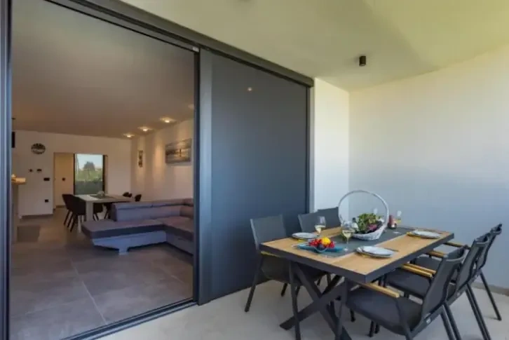 Luxury apartment 80 m from the sea 120 sq.m in Istra, Croatia