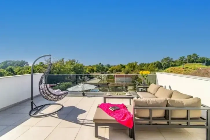 Villa with pool near Svetvinchent, Istria