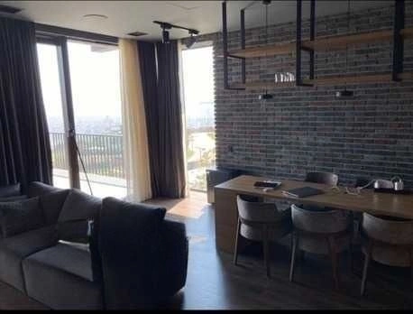 Cozy house with stunning views of Lake Lisi