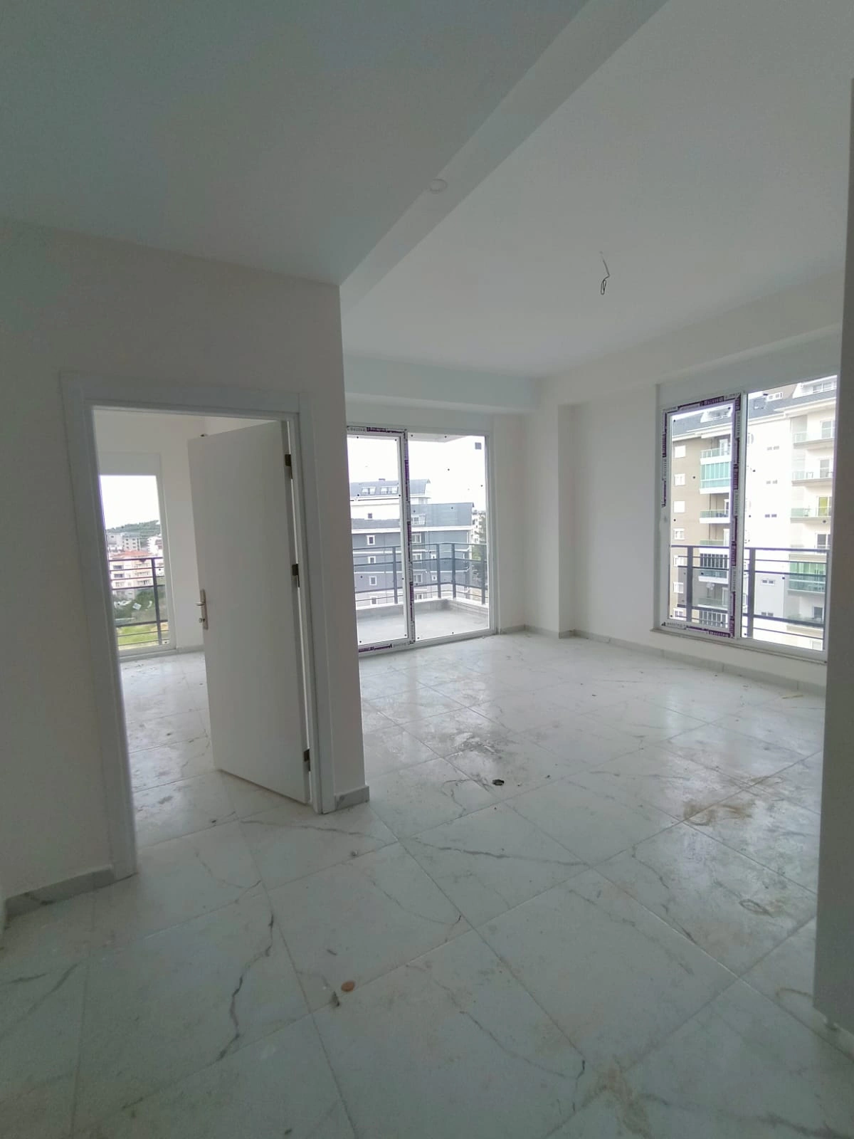 شقق على البحر 1+1 في أفصالر