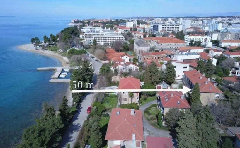 扎达尔海边 2+1 复式