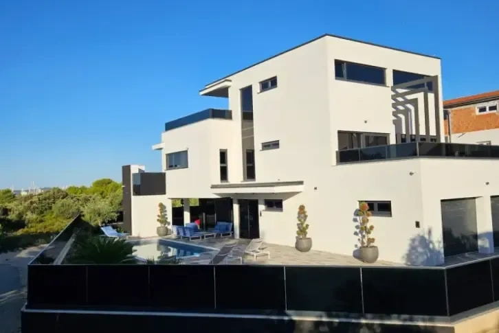 Вилла с видом на море в Сукошане, Хорватия