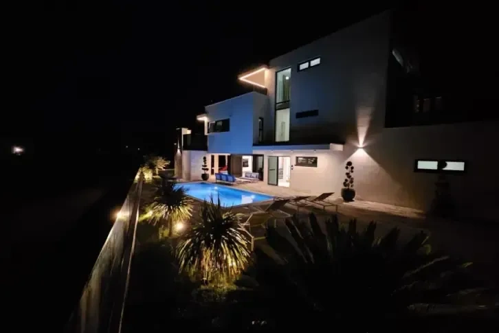 Вилла с видом на море в Сукошане, Хорватия