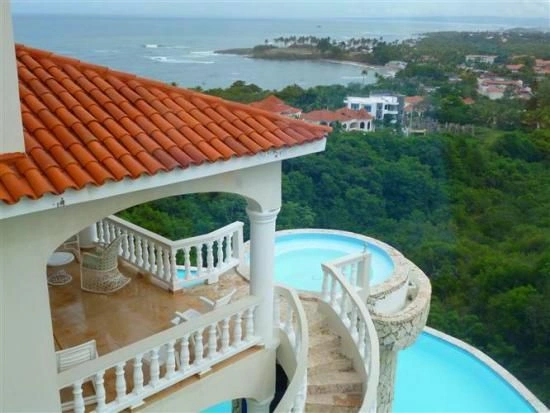 Oceanfront villa 5+1 in the suburbs of Puerto Plata, Dominican Republic