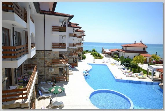 Apartment in a prestigious complex on the first line of the sea in Elenita, Bulgaria