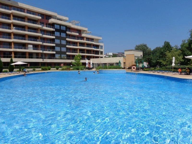 ブルガリア・サニービーチ、第二海岸線の高級複合施設内のアパート