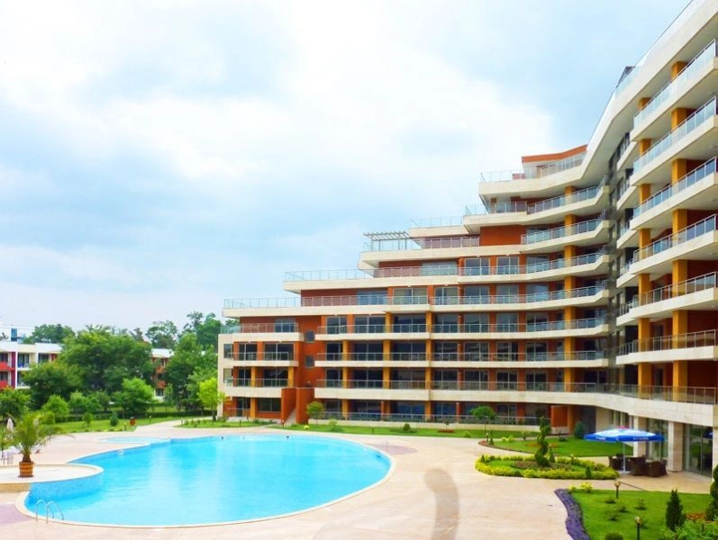 ブルガリア・サニービーチ、第二海岸線の高級複合施設内のアパート