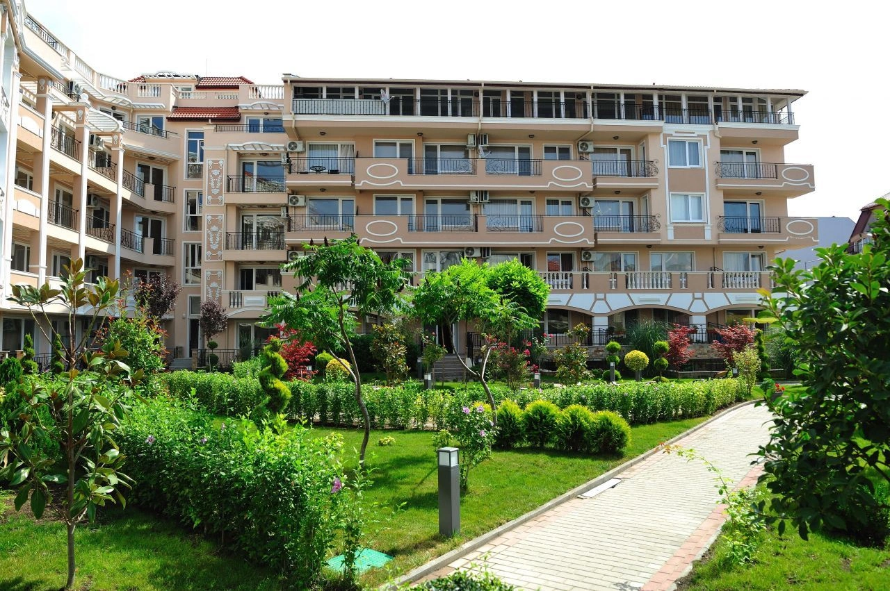 Studio apartment with a spacious terrace in Nessebar, Bulgaria