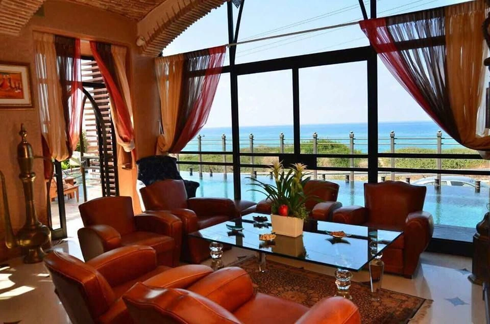 فيلا بتجديد مصمم على الواجهة البحرية في نتانيا، إسرائيل