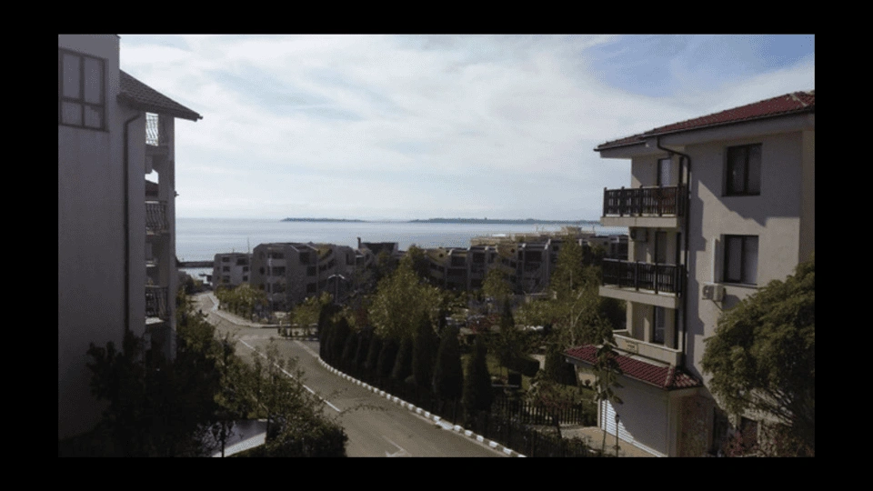 Sveti Vlas merkezinde, plaja ve yat kulübüne yakın daire - 60,000 €