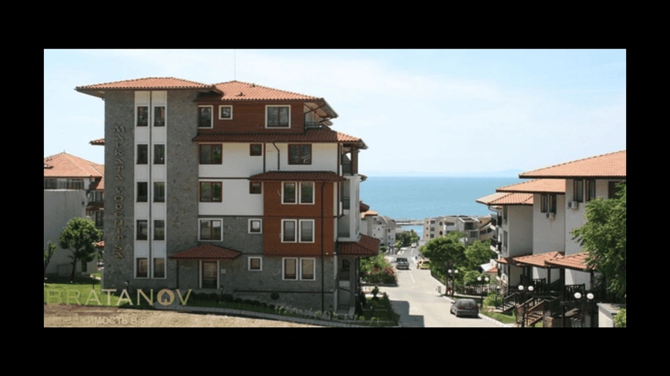 Sveti Vlas merkezinde, plaja ve yat kulübüne yakın daire - 60,000 €