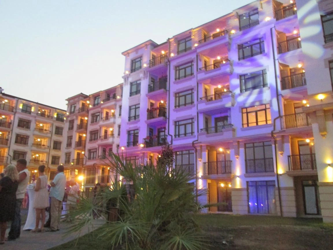 Apartamento 2+1 cerca de la playa en Pomorie, Bulgaria