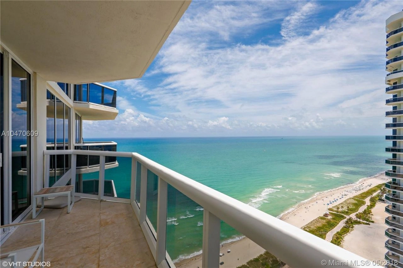 मियामी, यूएसए के प्रतिष्ठित परिसर में आधुनिक साज‑सज्जा वाला अपार्टमेंट