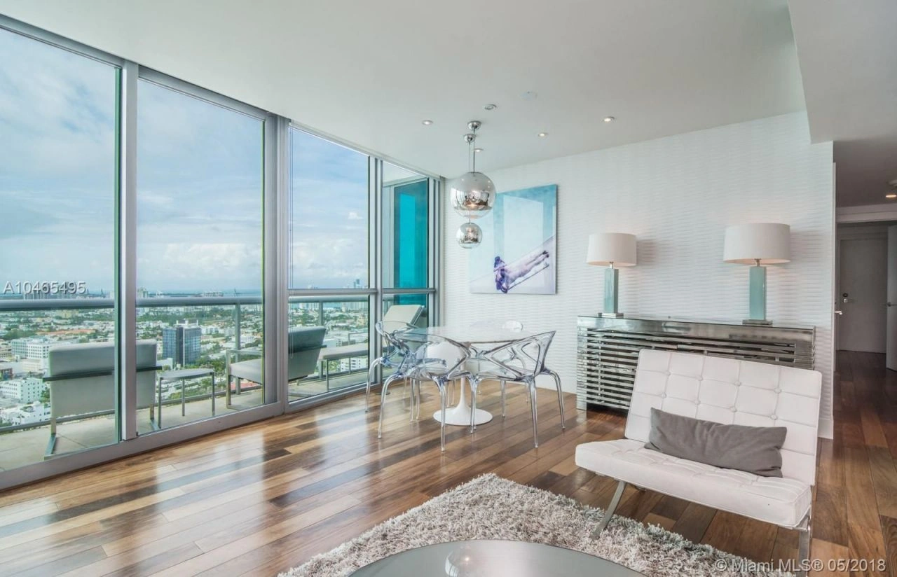 View apartment on 38th floor in Miami, USA