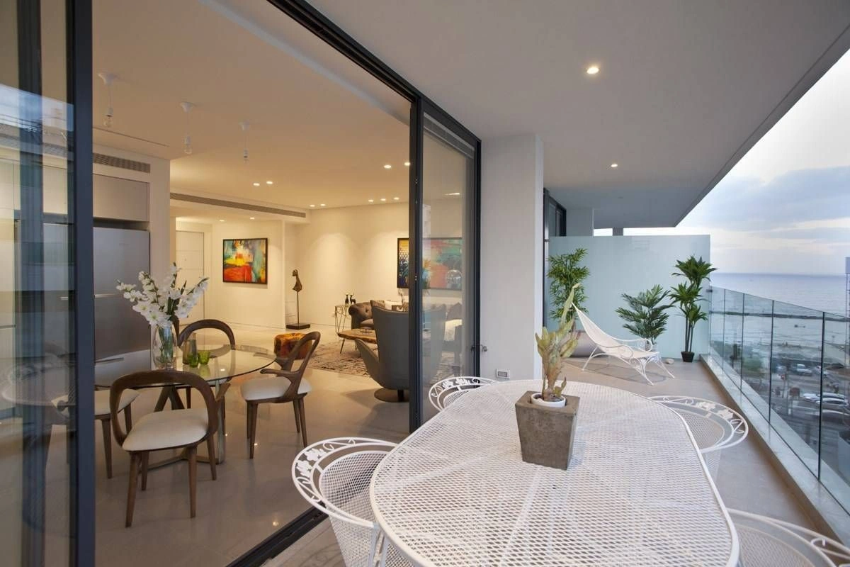 Apartment in Tel Aviv with 24-hour security, Israel