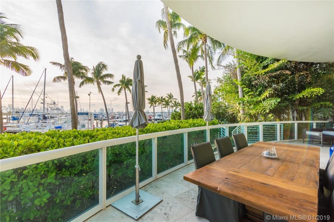 迈阿密(美国)高档海滨地段联排别墅