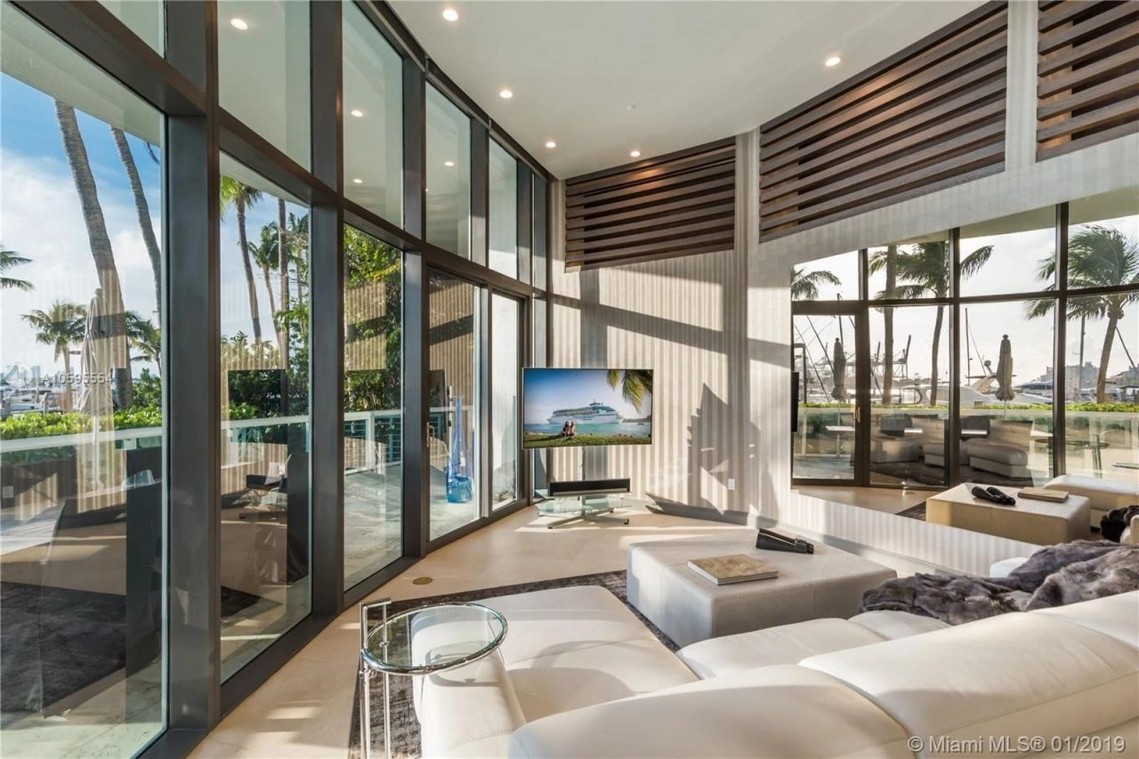 迈阿密(美国)高档海滨地段联排别墅