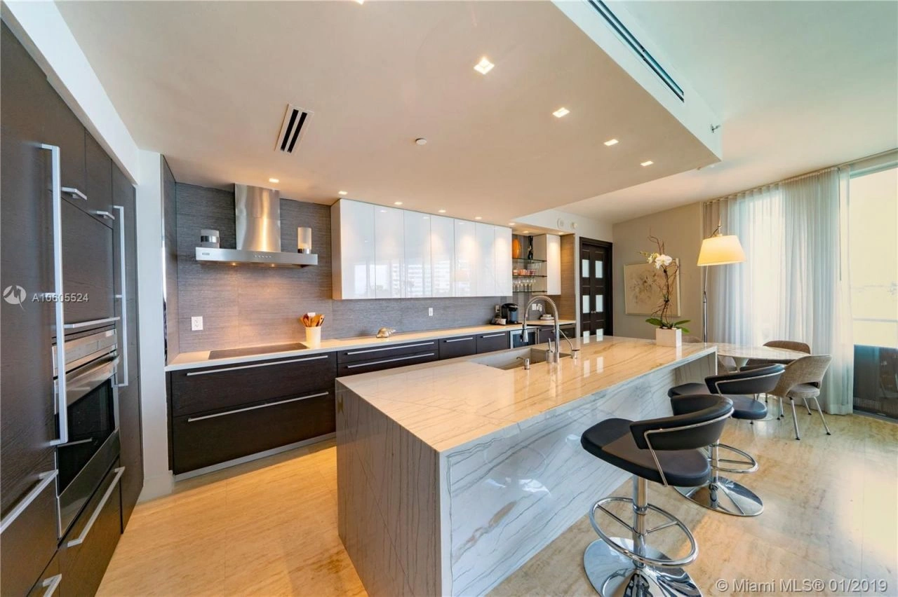मियामी, USA में समुद्र के किनारे 190 m2 का एक्सक्लूसिव अपार्टमेंट