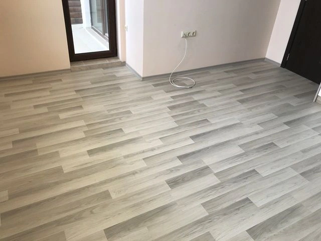 Nessebar, Bulgaristan'da havuz manzaralı 1+1 daire