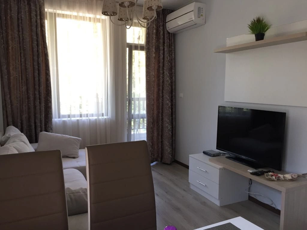 Apartment with spacious living room and appliances in Primorsko, Bulgaria