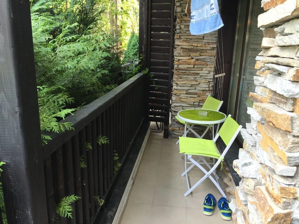 Primorsko के पाइन‑ओक क्षेत्र में उजला 1+1 अपार्टमेंट