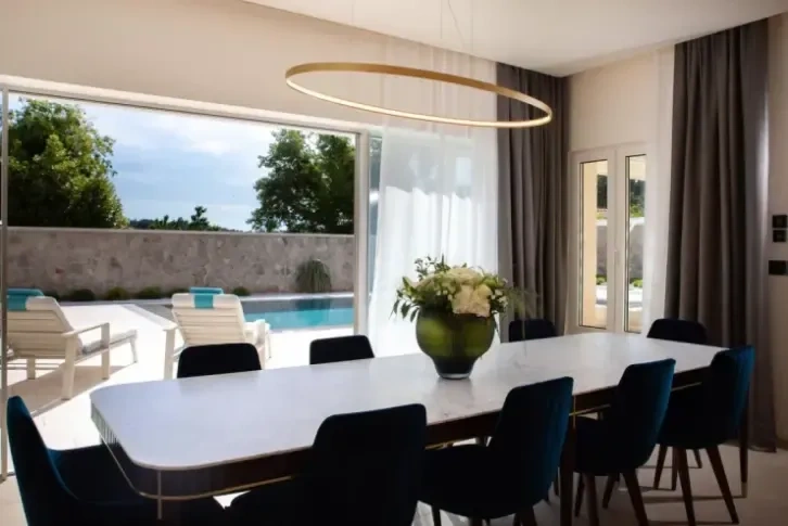 Cavtat, क्रोएशिया में समुद्र की पहली पंक्ति में विला