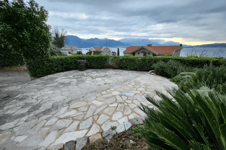 دبلوكس واسع 103 م2 بالقرب من البحر في بيلا