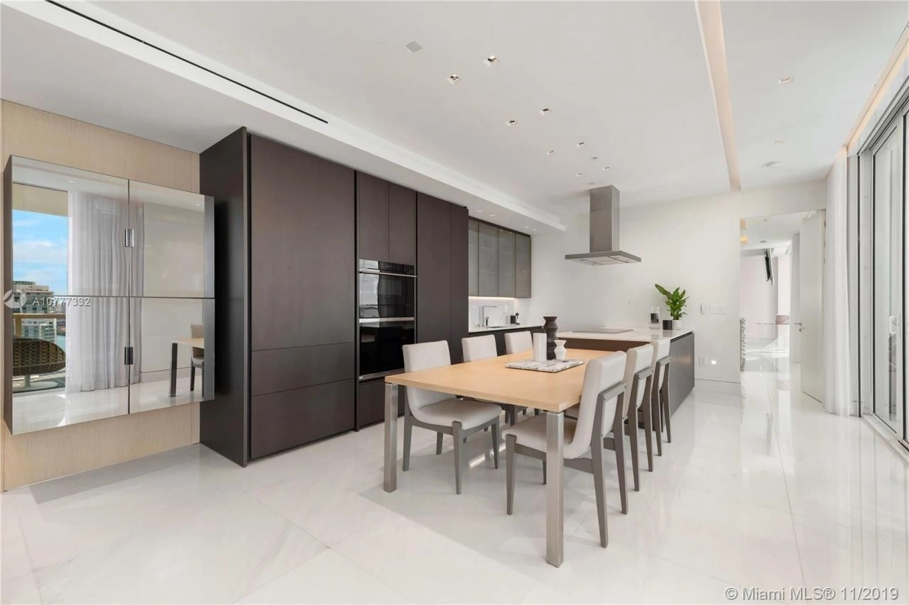 شقة مجهزة بالكامل بمساحة 170 متر مربع في ميامي