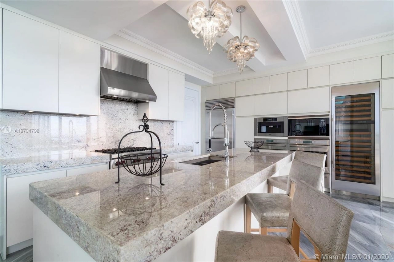 شقة في ميامي مع الأثاث والأجهزة الكهربائية في مجمع حديث، الولايات المتحدة الأمريكية