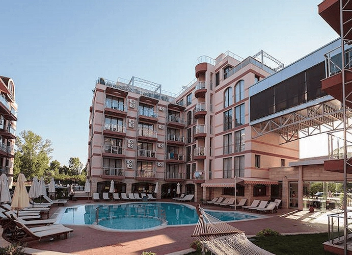 Furnished studio in a prestigious complex on Sunny Beach, Bulgaria
