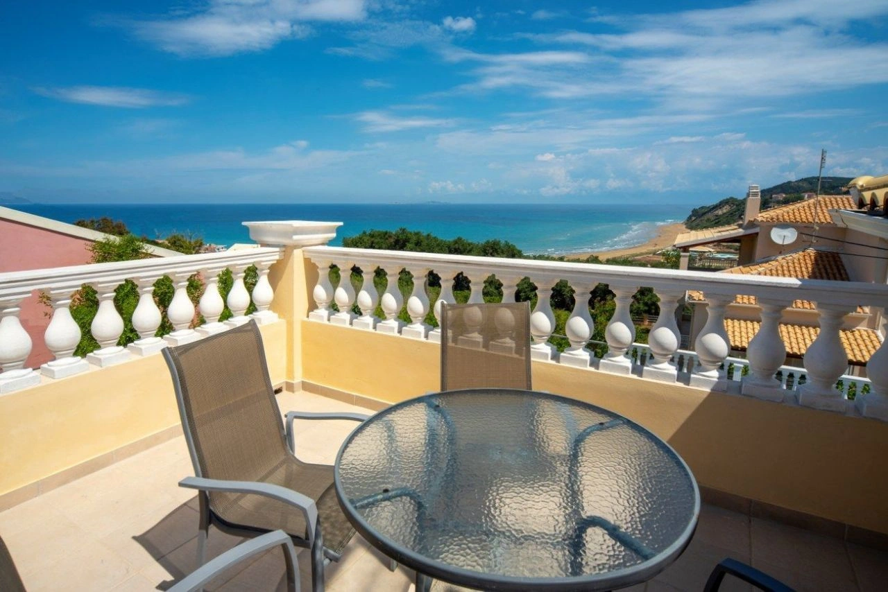 Villa 3+1 in Agios Stefanos