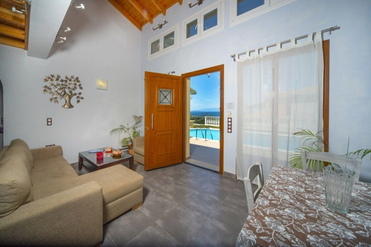 Villa 3+1 in Agios Stefanos