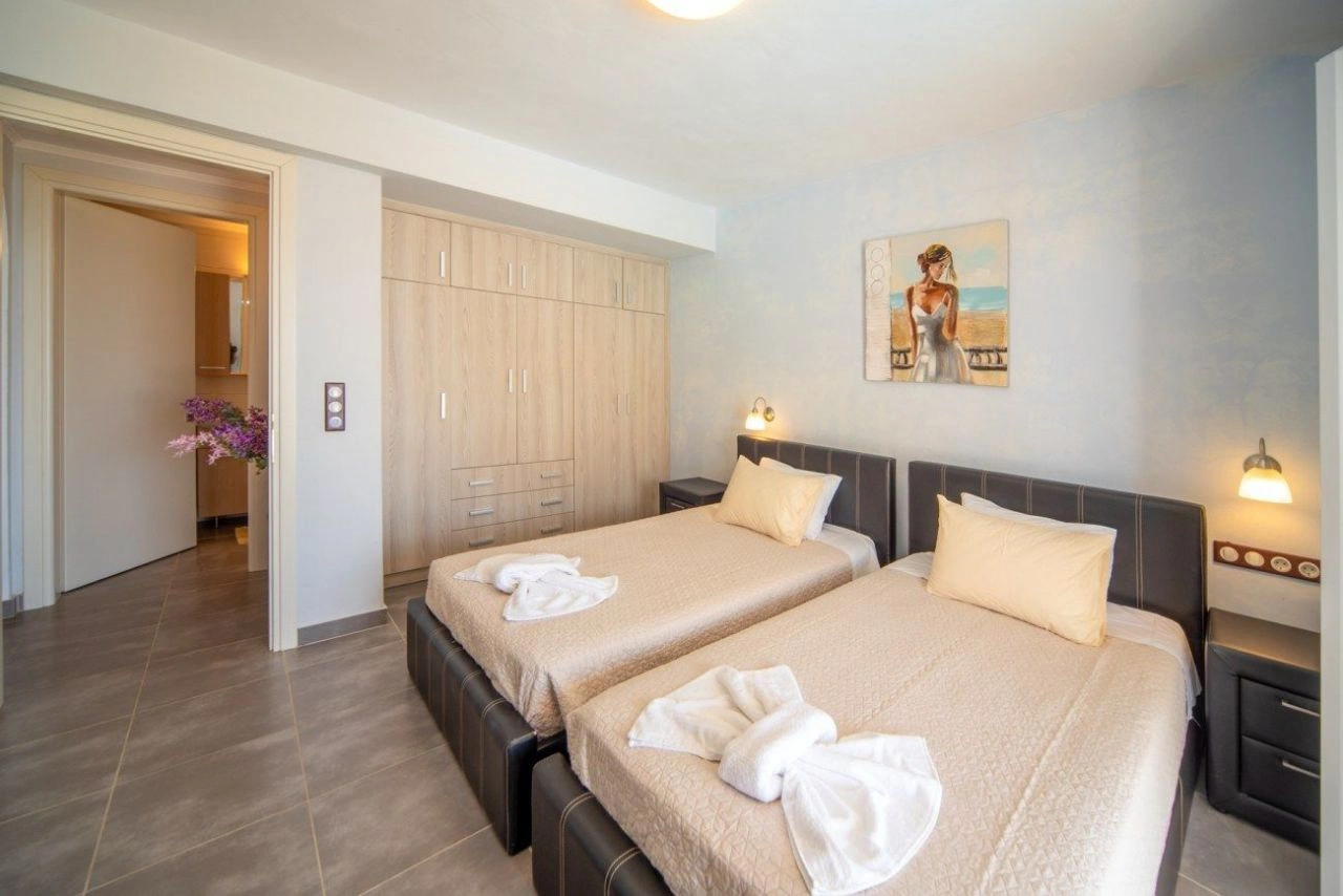 Villa 3+1 in Agios Stefanos