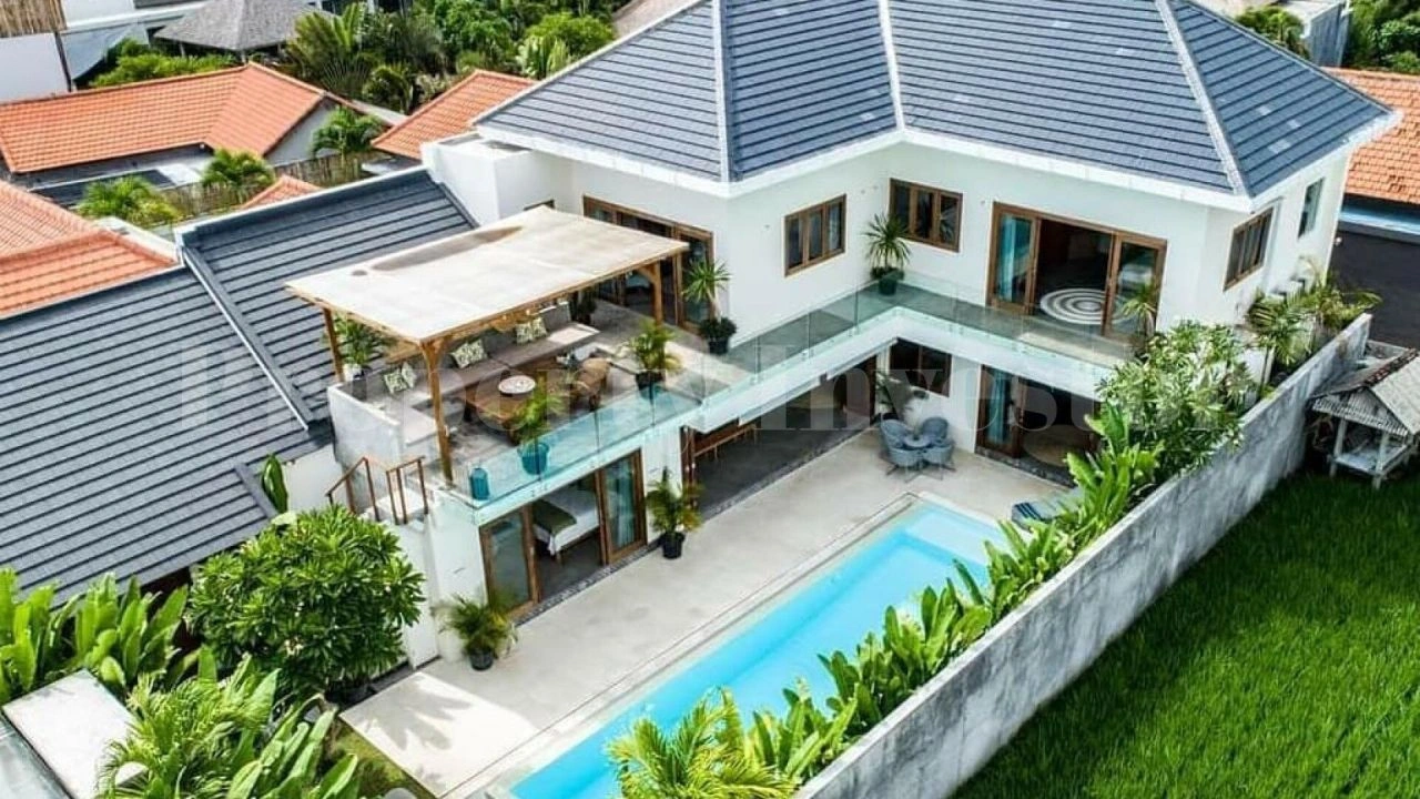 Modern villa 370 m2 in Canggu