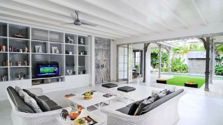 Elegant villa 321 m2 near the beach in Seminyak